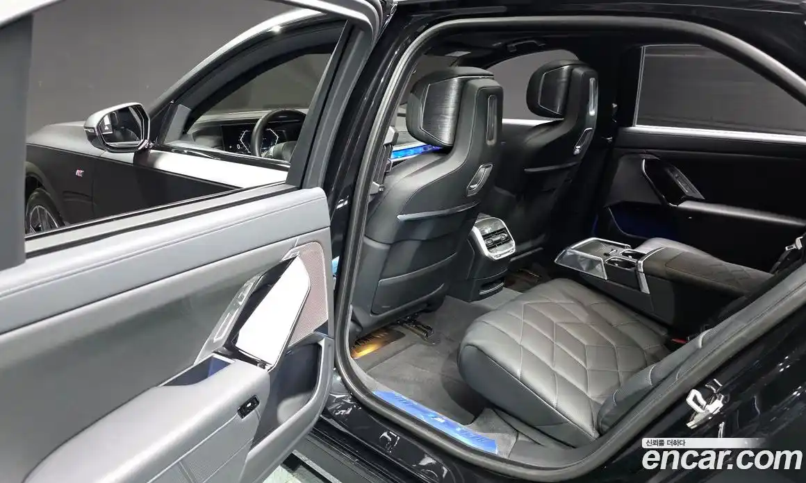 BMW 7-Series 2023 3.0 гидро, фото 18