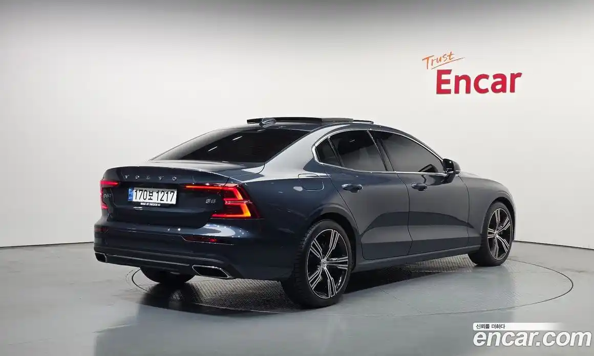 Volvo S60 2021 2.0 автомат (гидро), фото 2