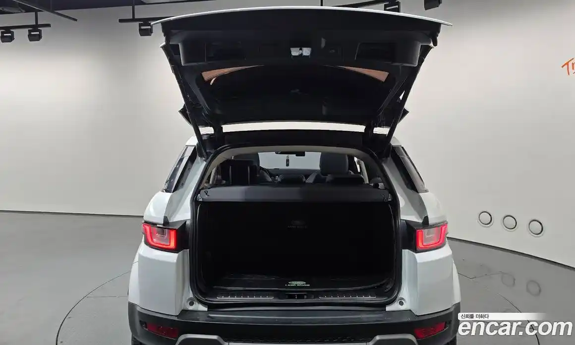 Land Rover Range Rover Evoque 2016 2.0 автомат (гидро), фото 19