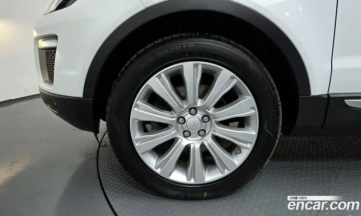 Land Rover Range Rover Evoque 2016 2.0 автомат (гидро), фото 5