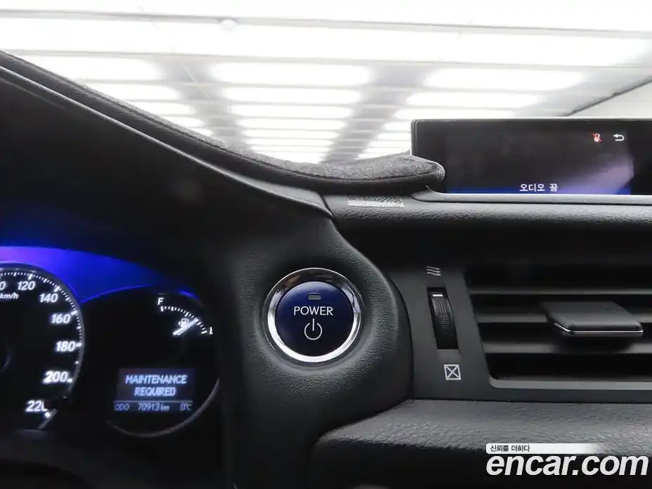 Lexus CT200h 2015 1.8 гидро, фото 16