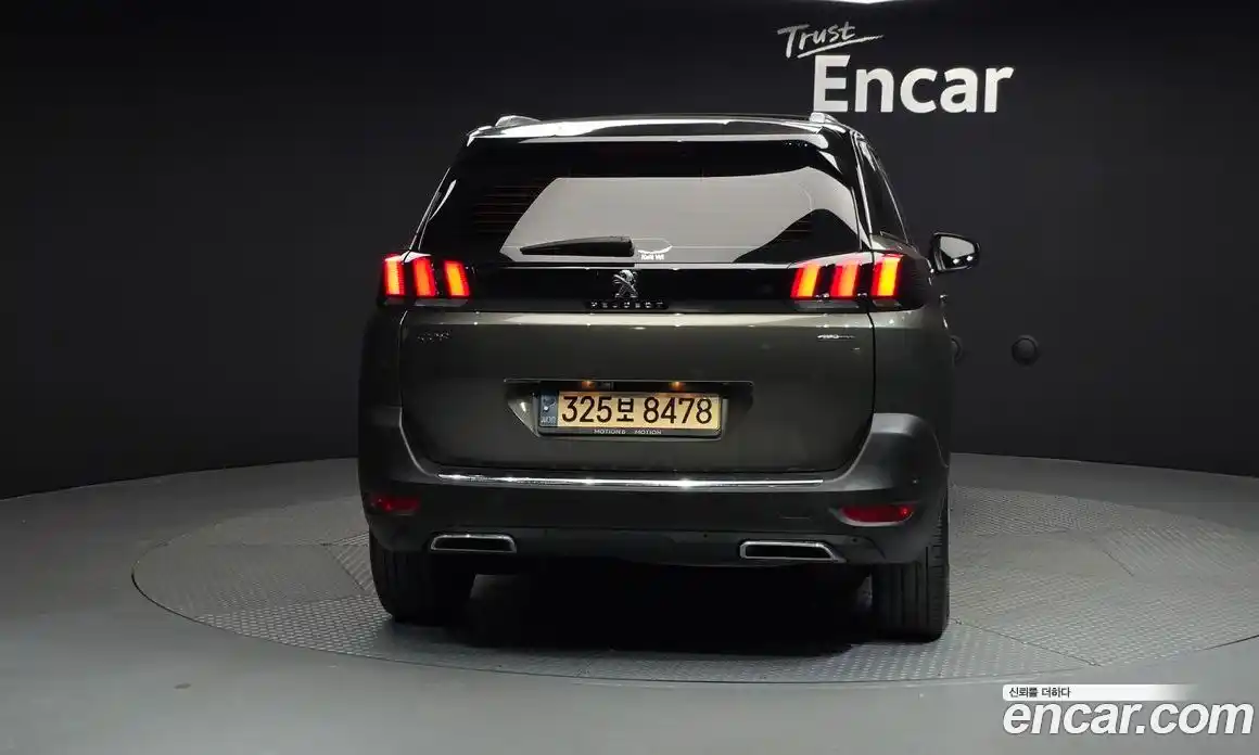 Peugeot 5008 2021 1.5 автомат (гидро), фото 4