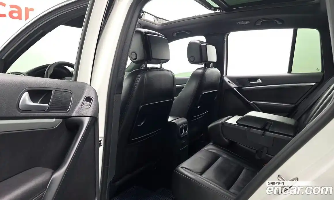 Volkswagen Tiguan 2013 2.0 автомат (гидро), фото 11