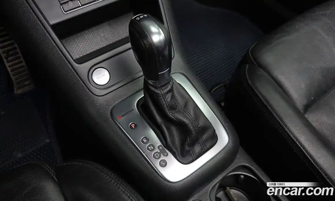 Volkswagen Tiguan 2013 2.0 автомат (гидро), фото 9