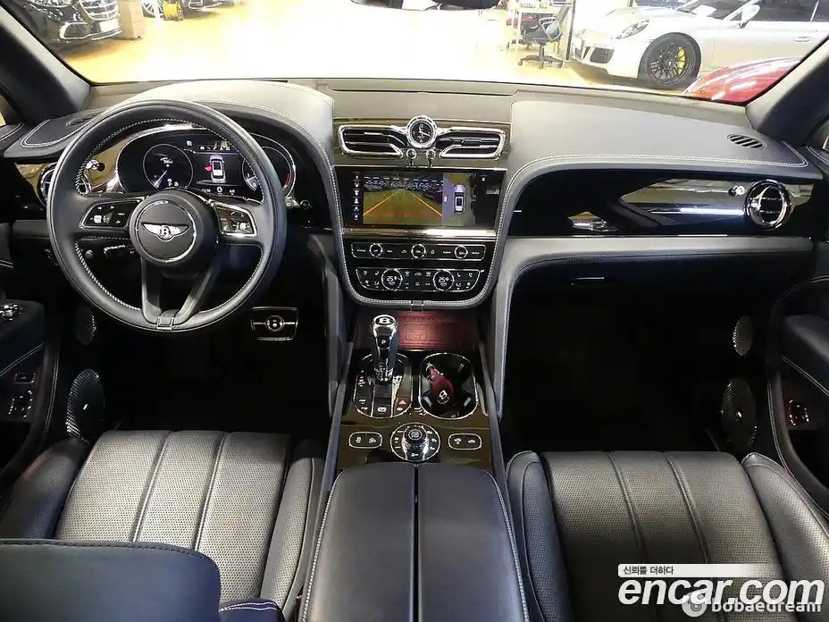 Bentley Bentayga 2021 4.0 гидро, фото 7