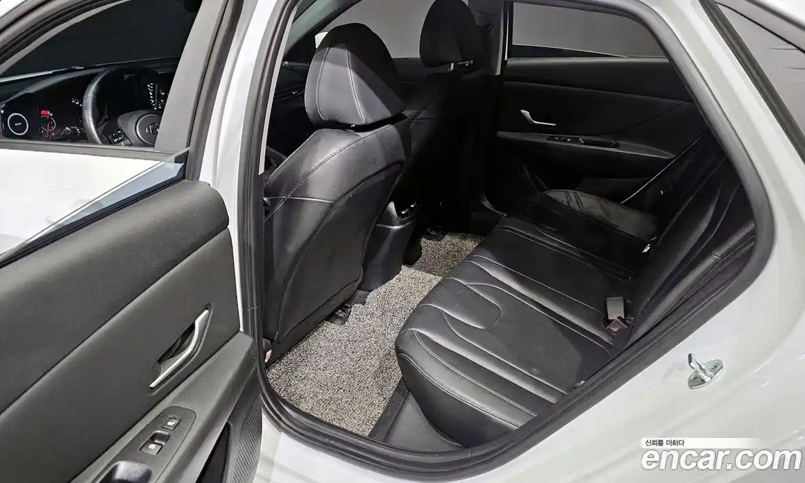 Hyundai Avante 2022 1.6 автомат (гидро), фото 11
