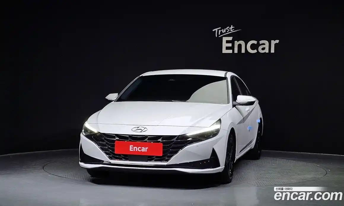 Hyundai Avante 2022 1.6 автомат (гидро), фото 3