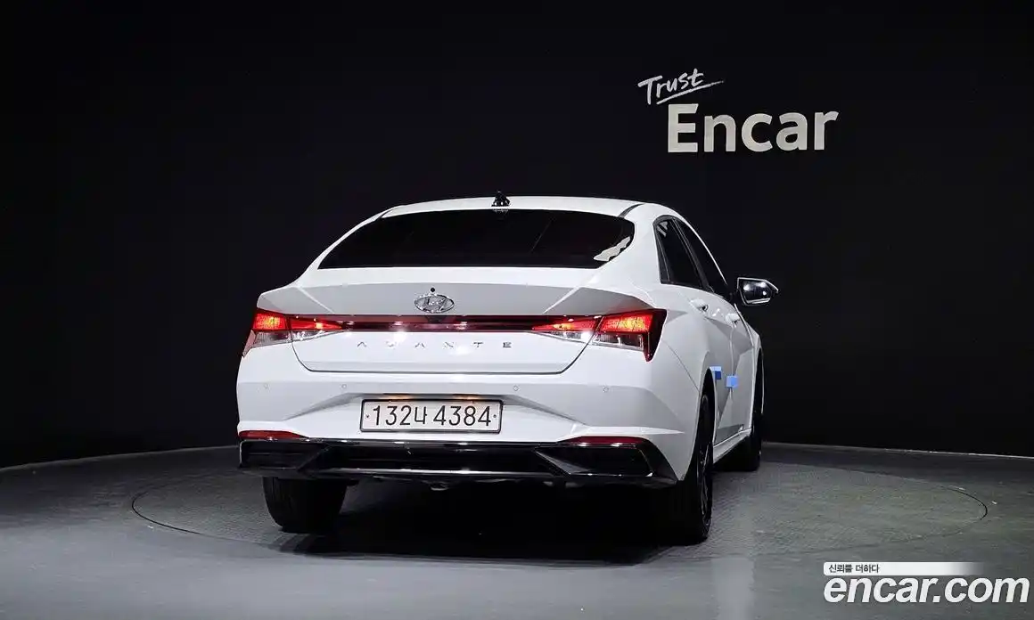 Hyundai Avante 2022 1.6 автомат (гидро), фото 4