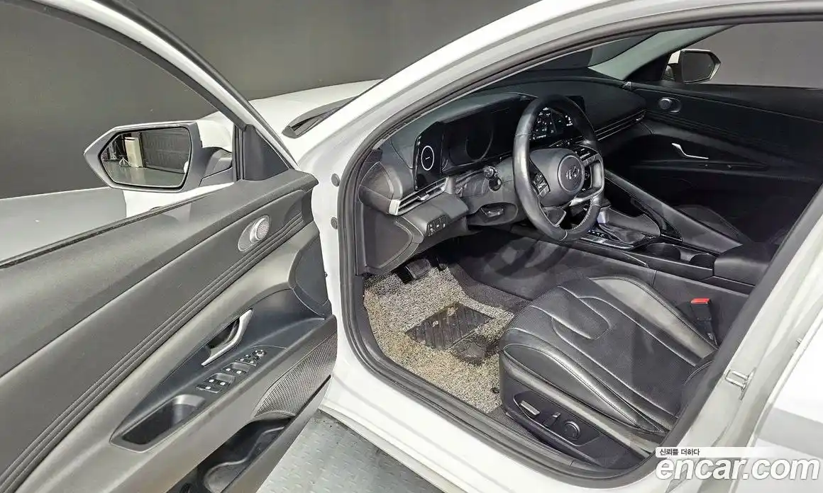 Hyundai Avante 2022 1.6 автомат (гидро), фото 10