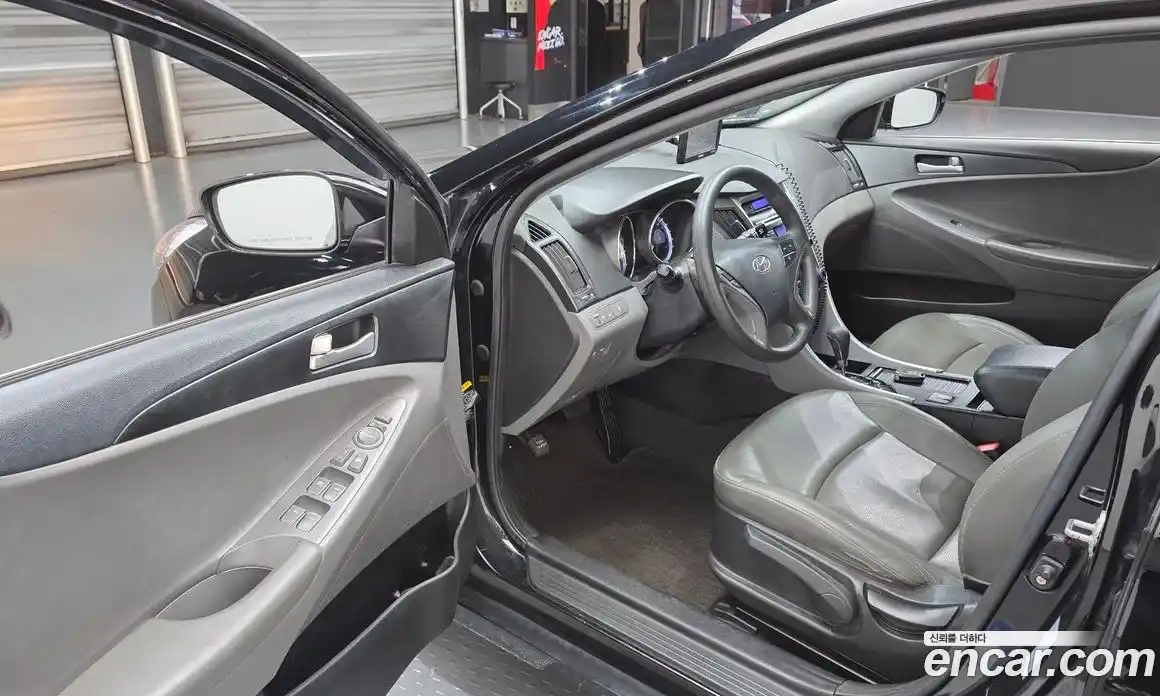 Hyundai Sonata 2011 2.0 гидро, фото 11