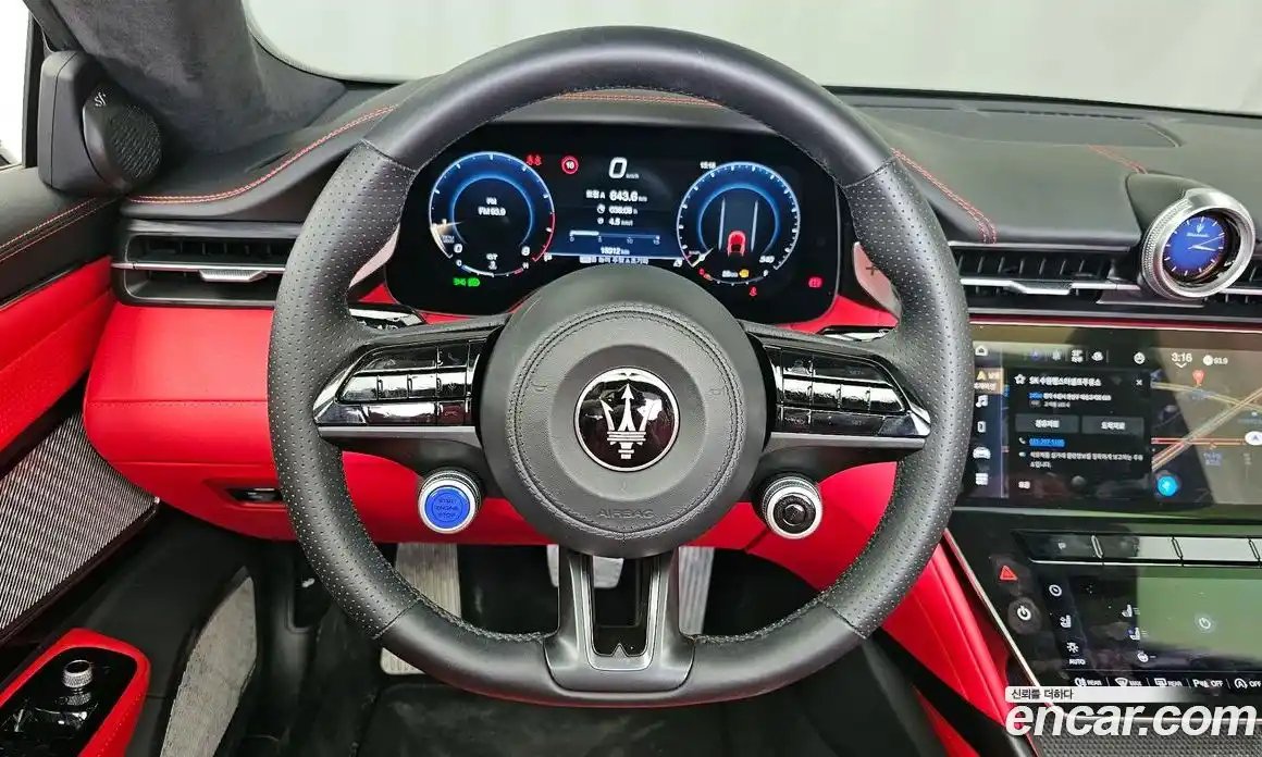 Maserati Gran Cabrio 2024 3.0 гидро, фото 19