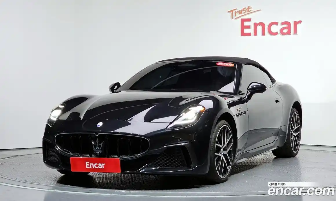 Maserati Gran Cabrio 2024 3.0 гидро, фото 43