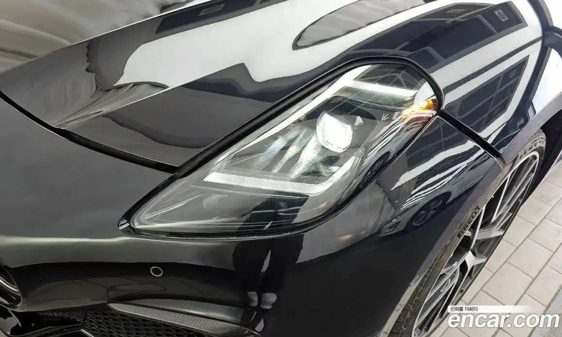 Maserati Gran Cabrio 2024 3.0 гидро, фото 8