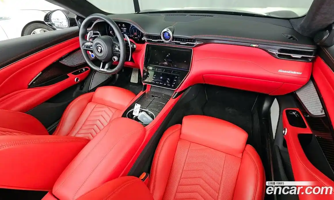 Maserati Gran Cabrio 2024 3.0 гидро, фото 10