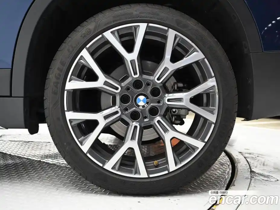 BMW X1 2022 2.0 автомат (гидро), фото 5