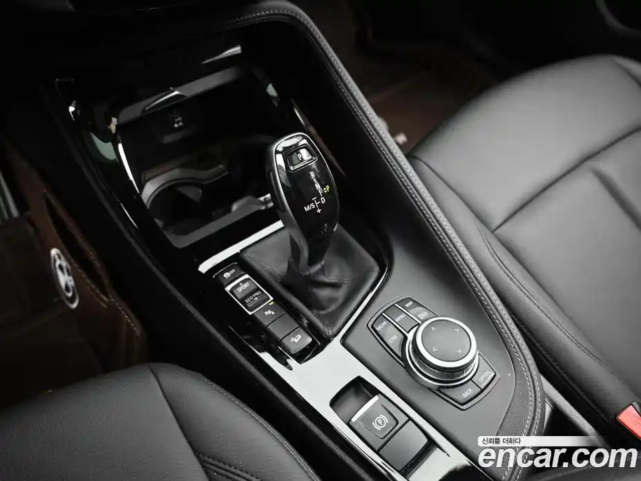 BMW X1 2022 2.0 автомат (гидро), фото 9
