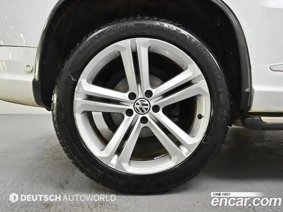 Volkswagen Tiguan 2014 2.0 автомат (гидро), фото 5