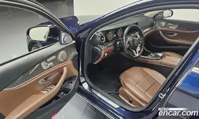 Mercedes-Benz E-Class 2019 1.9 гидро, миниатюра 11