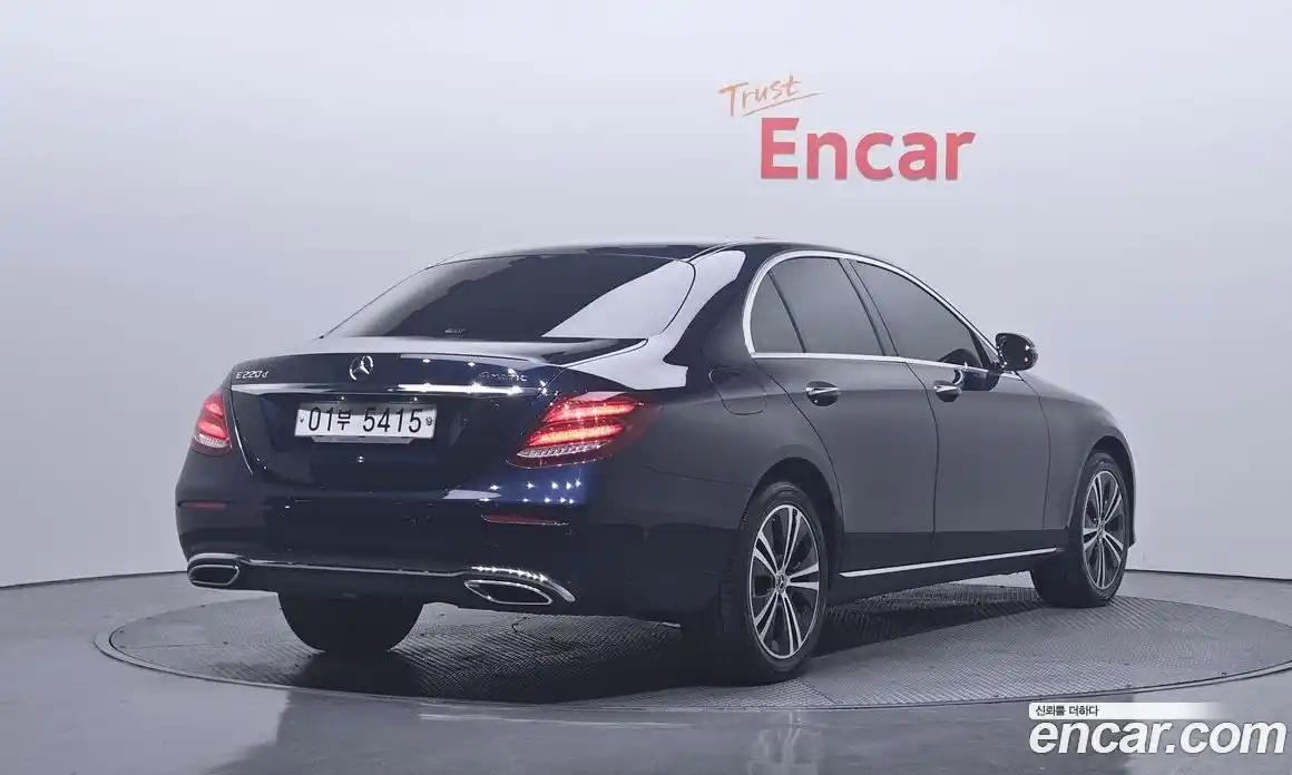 Mercedes-Benz E-Class 2019 1.9 гидро, фото 2