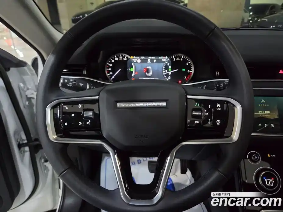 Land Rover Range Rover Evoque 2023 2.0 автомат (гидро), фото 9