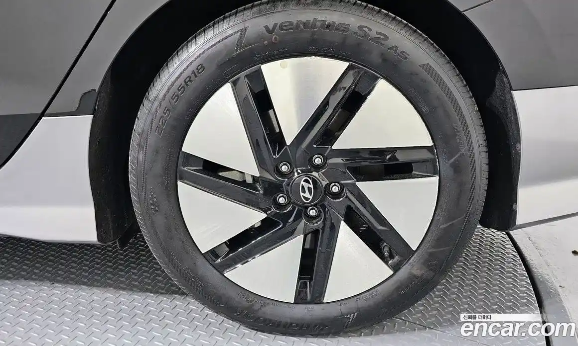 Hyundai Ioniq 6 2022 0.1 автомат (гидро), фото 7