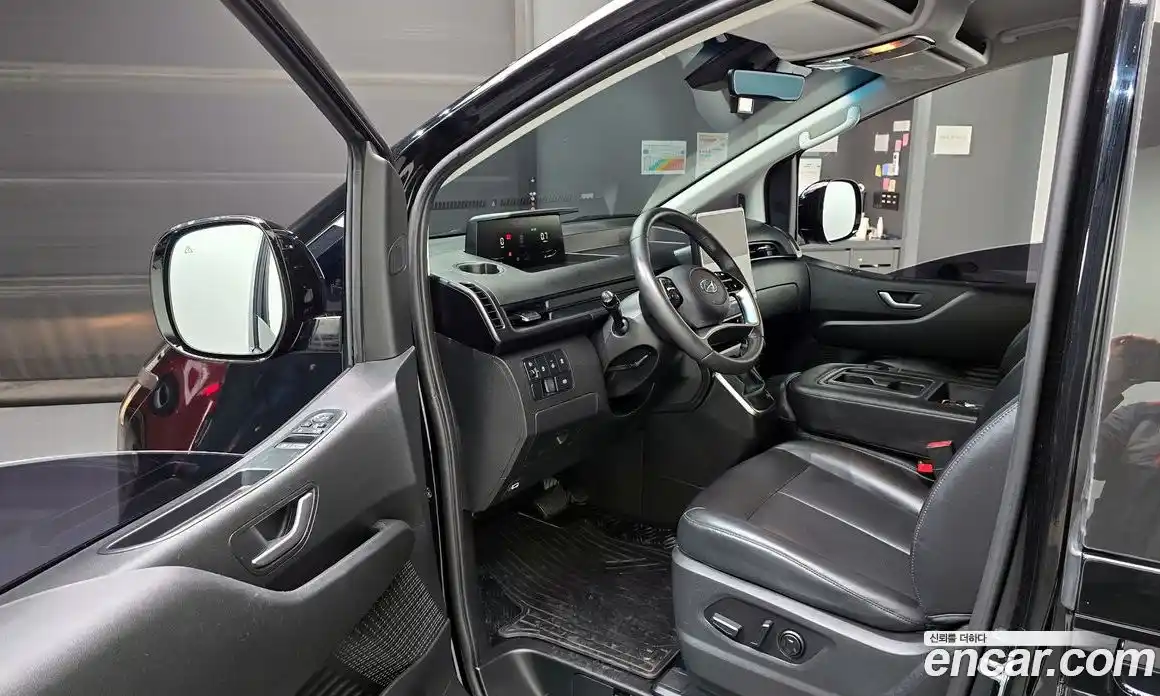 Hyundai Staria 2023 2.2 гидро, фото 13