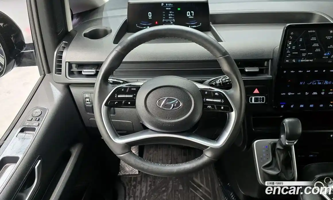 Hyundai Staria 2023 2.2 гидро, фото 18