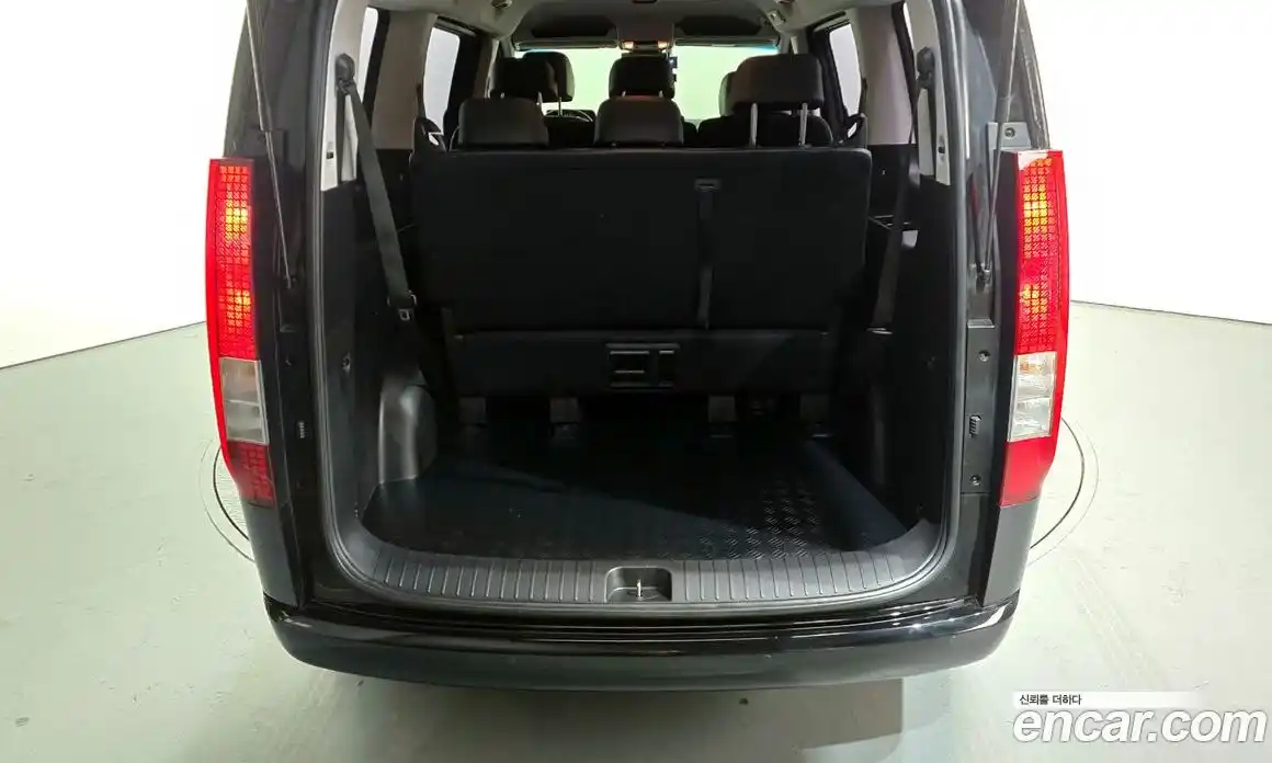 Hyundai Staria 2023 2.2 гидро, фото 28