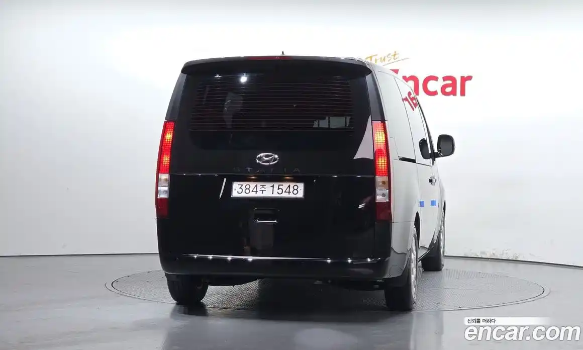 Hyundai Staria 2023 2.2 гидро, фото 4