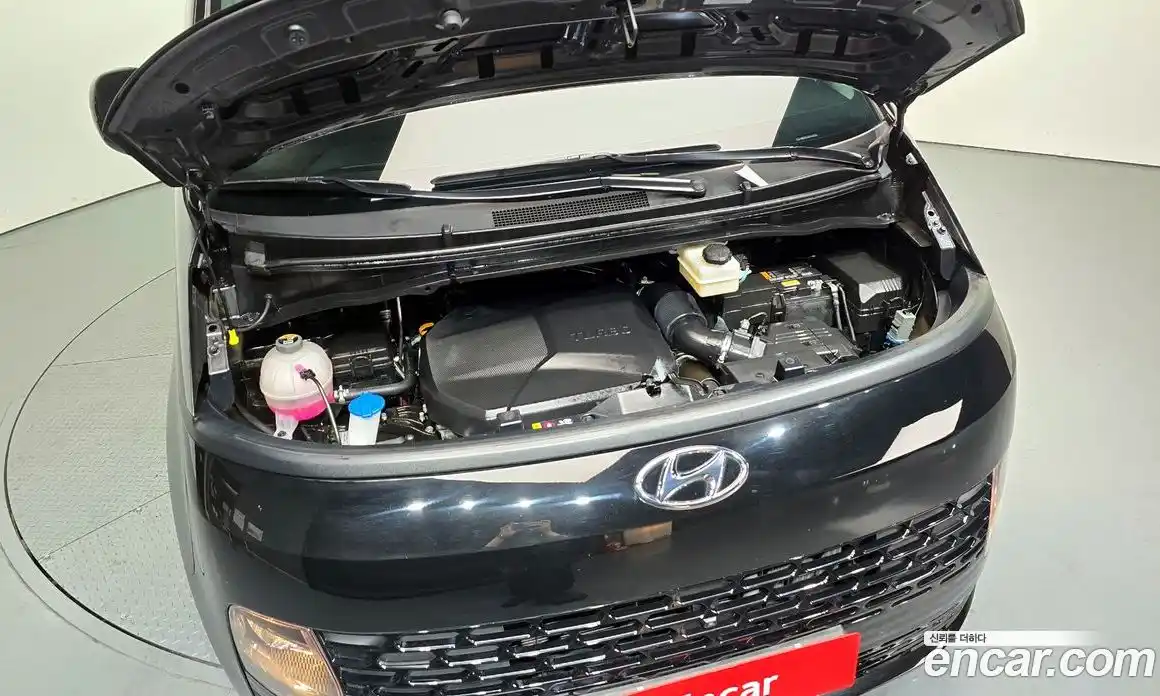 Hyundai Staria 2023 2.2 гидро, фото 6