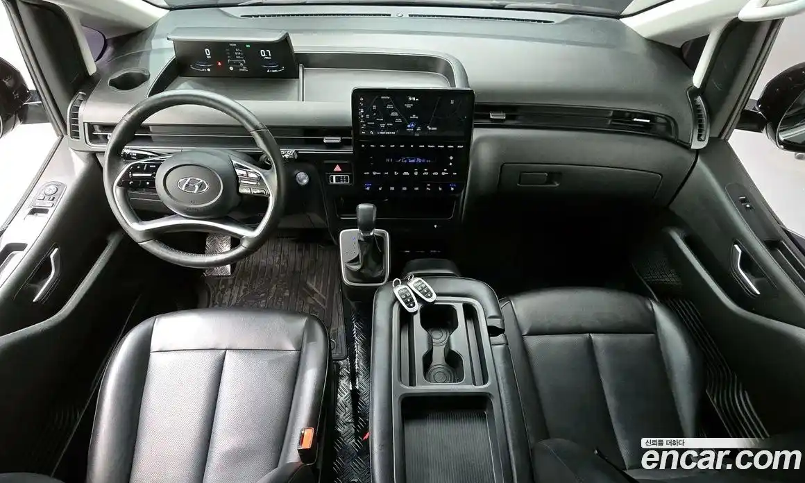 Hyundai Staria 2023 2.2 гидро, фото 10