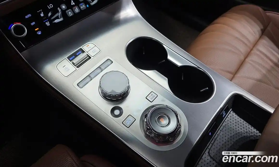 Genesis GV70 2025 2.5 гидро, фото 12