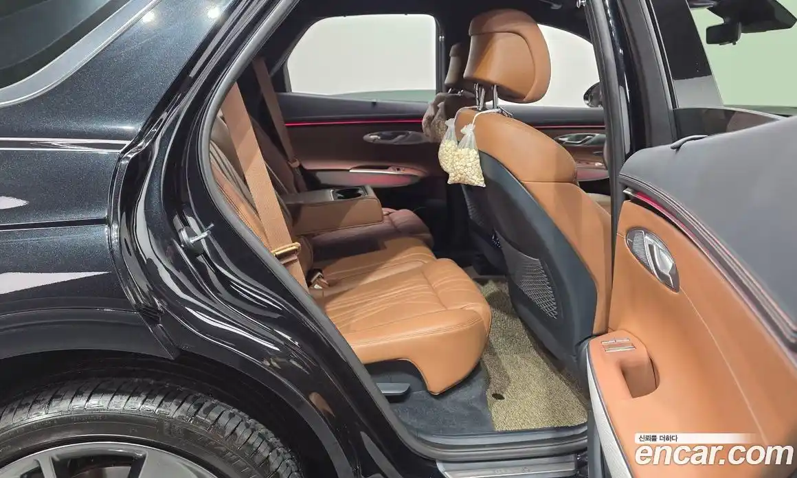 Genesis GV70 2025 2.5 гидро, фото 17