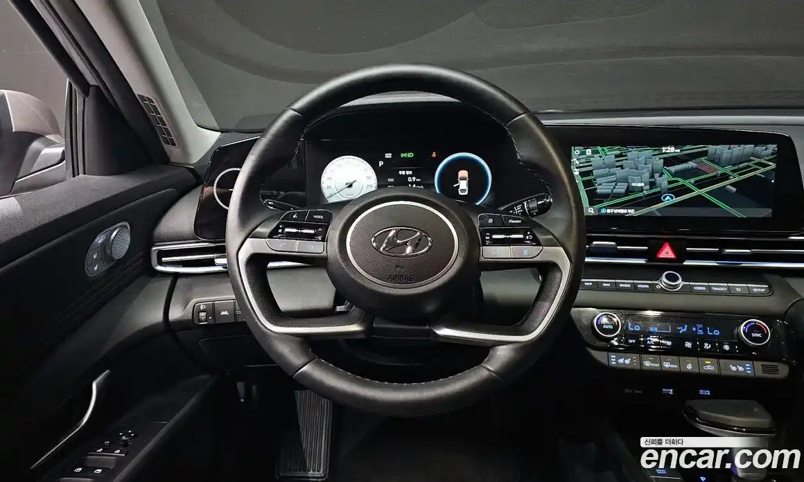 Hyundai Avante 2022 1.6 автомат (гидро), фото 13