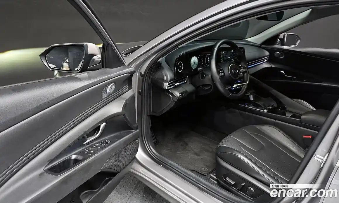 Hyundai Avante 2022 1.6 автомат (гидро), фото 10
