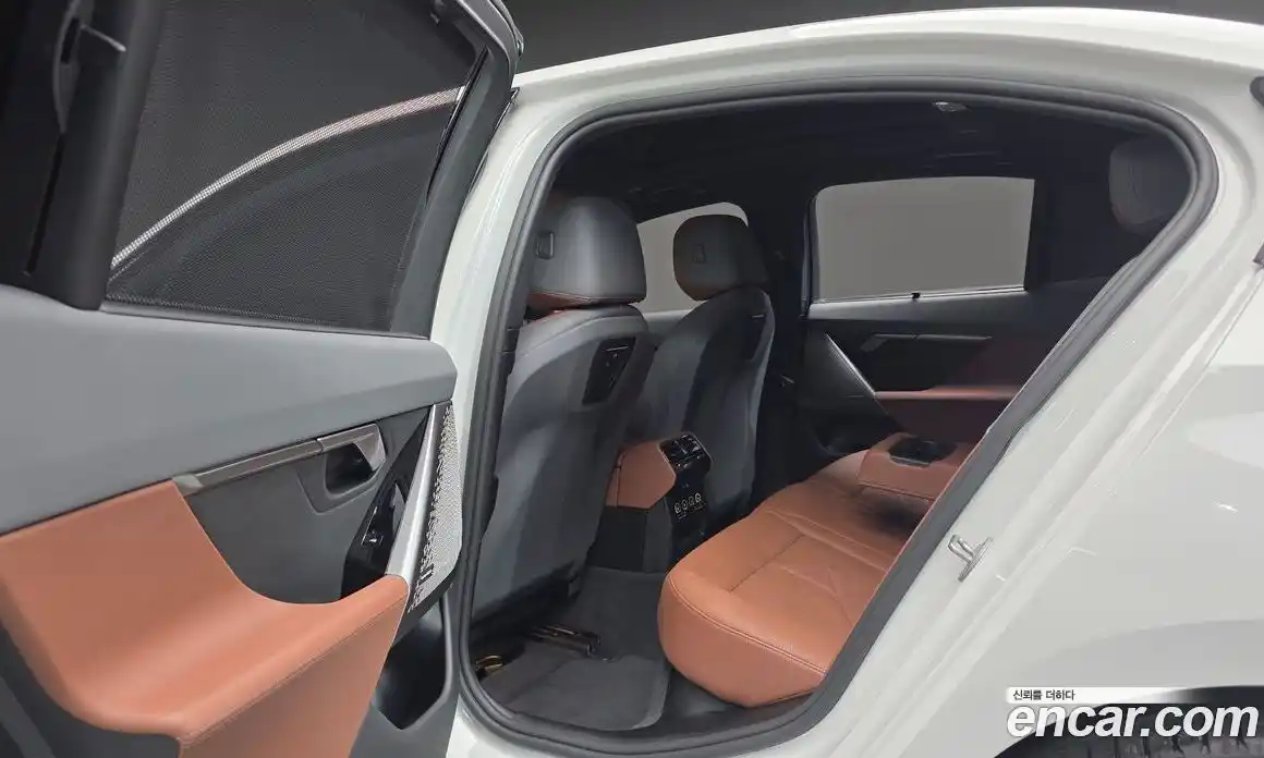 BMW 5-Series 2025 2.0 гидро, фото 23
