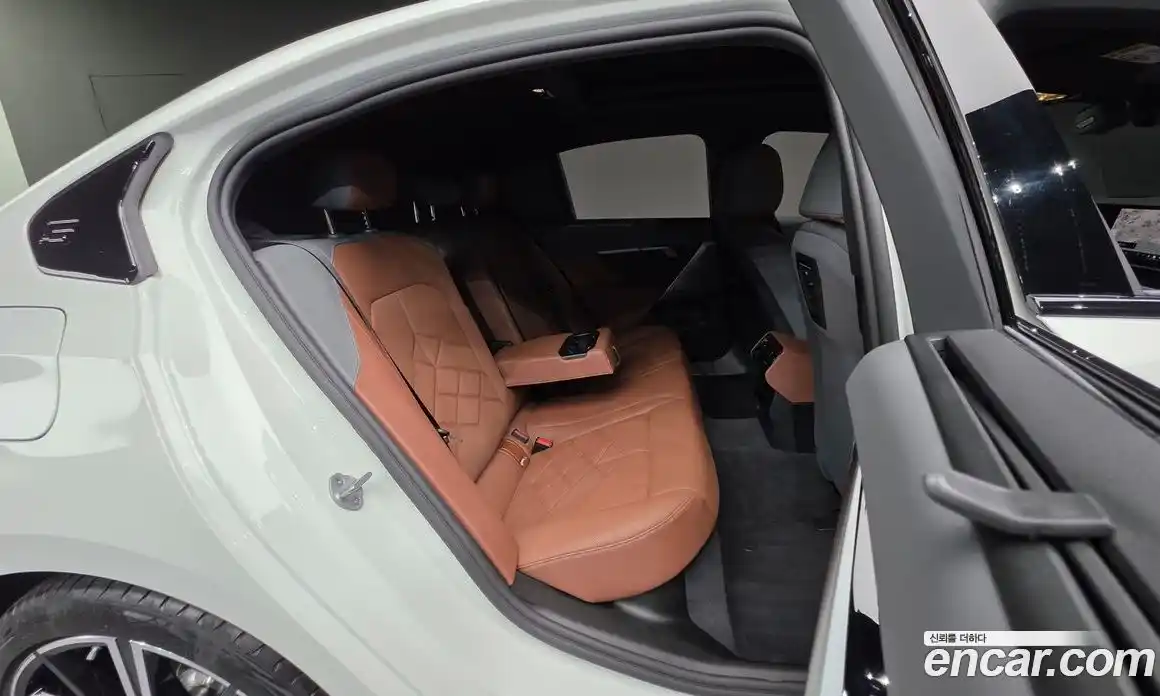 BMW 5-Series 2025 2.0 гидро, фото 25