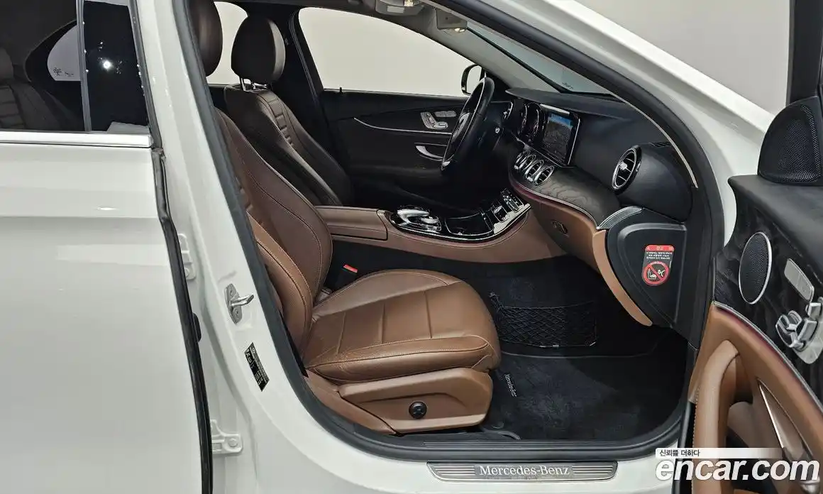 Mercedes-Benz E-Class 2017 2.0 автомат (гидро), фото 17