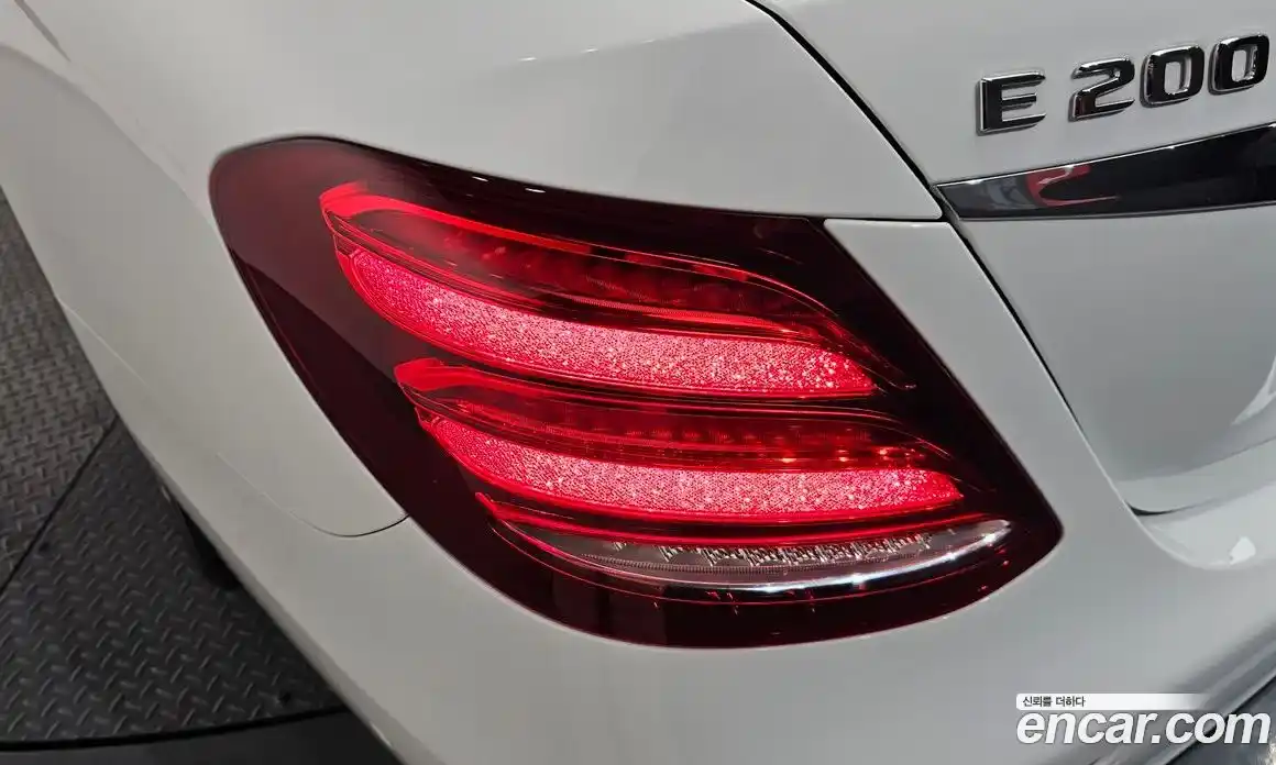 Mercedes-Benz E-Class 2017 2.0 автомат (гидро), фото 9