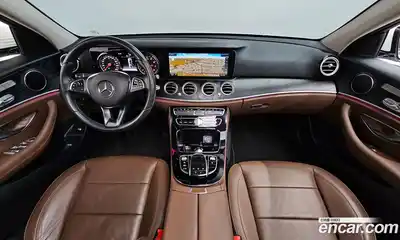 Mercedes-Benz E-Class 2017 2.0 автомат (гидро), миниатюра 10