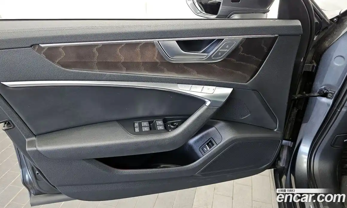 Audi A6 2020 2.0 автомат (гидро), фото 14