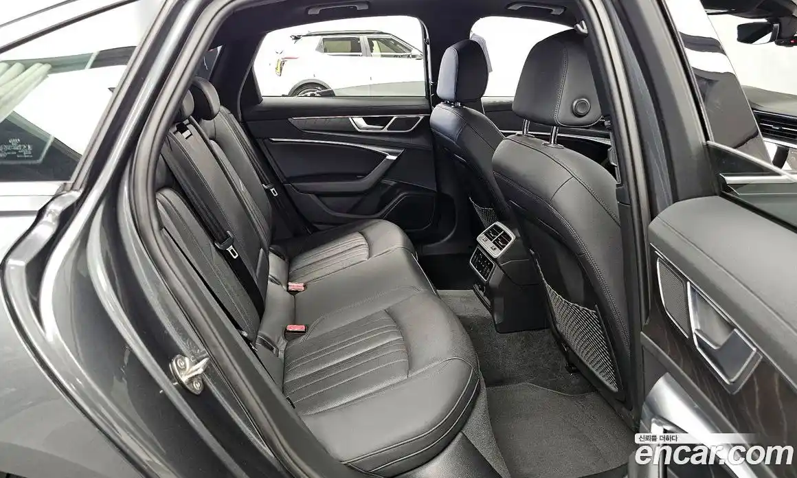 Audi A6 2020 2.0 автомат (гидро), фото 18