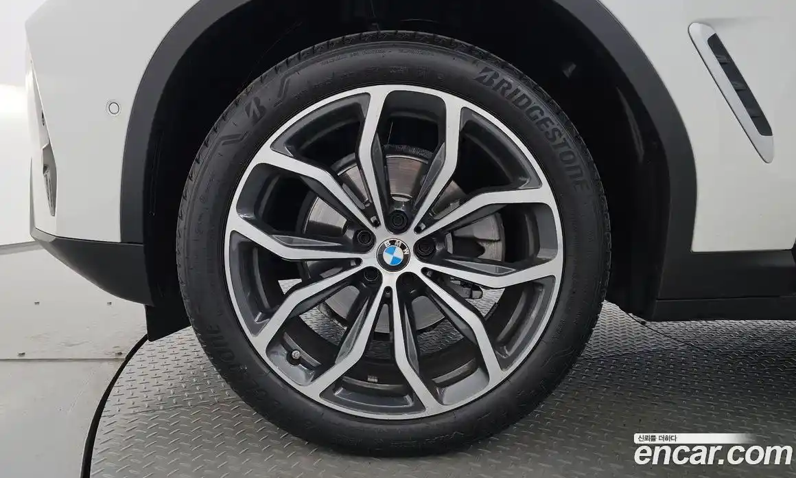 BMW X4 2025 2.0 гидро, фото 4