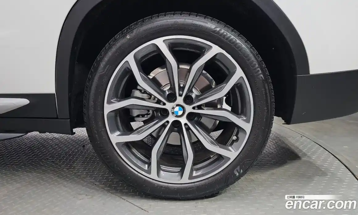 BMW X4 2025 2.0 гидро, фото 6