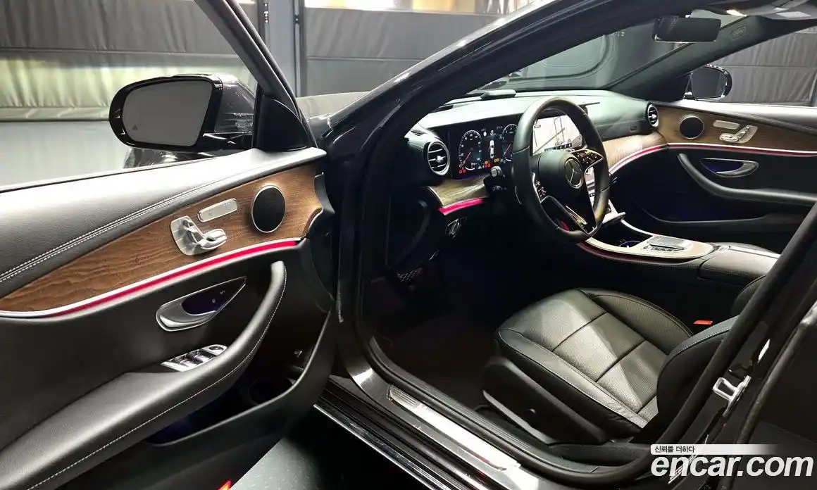Mercedes-Benz E-Class 2023 2.0 автомат (гидро), фото 13