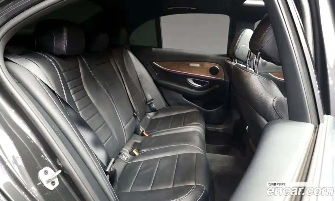Mercedes-Benz E-Class 2023 2.0 автомат (гидро), фото 17