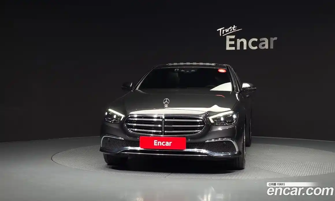 Mercedes-Benz E-Class 2023 2.0 автомат (гидро), фото 3