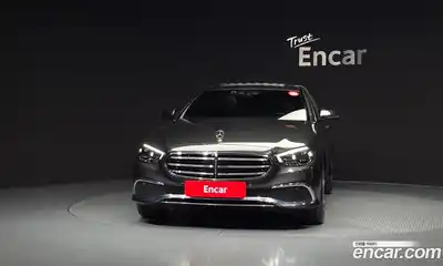 Mercedes-Benz E-Class 2023 2.0 автомат (гидро), миниатюра 3