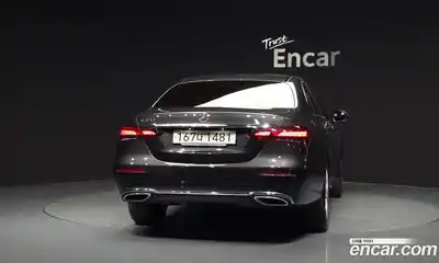 Mercedes-Benz E-Class 2023 2.0 автомат (гидро), миниатюра 4