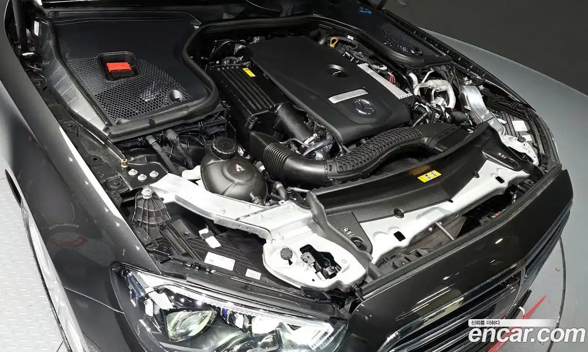 Mercedes-Benz E-Class 2023 2.0 автомат (гидро), фото 6
